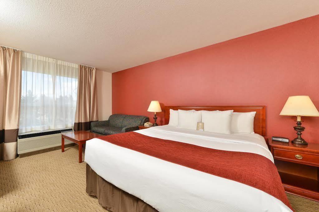 Comfort Inn & Suites South Калгари Экстерьер фото