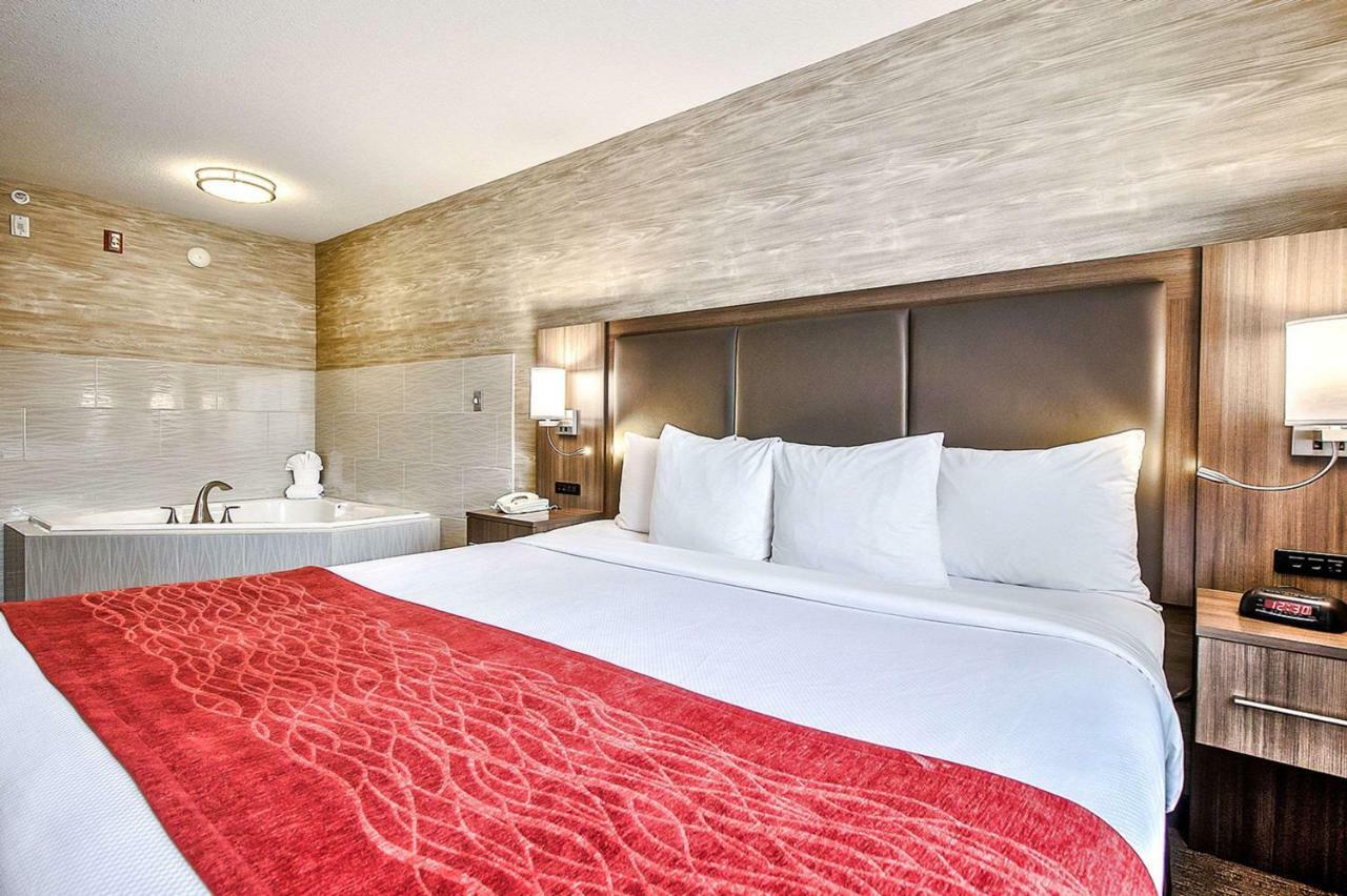 Comfort Inn & Suites South Калгари Экстерьер фото
